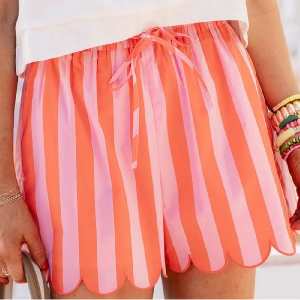 Avara Lindsey Color Crush Pink Striped Scalloped Trim Shorts Lined Size XS NWOT‎